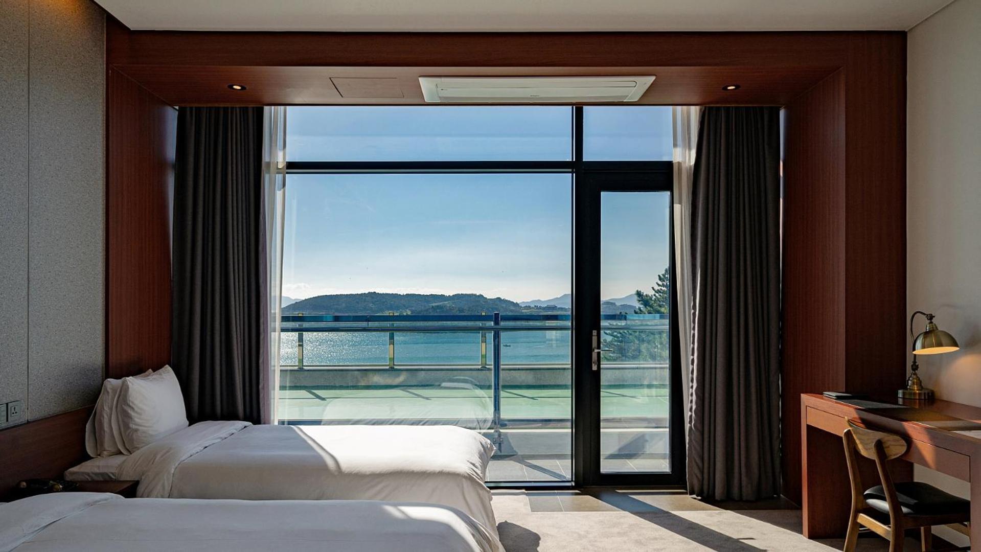 Hotel JCS Yeosu Luaran gambar